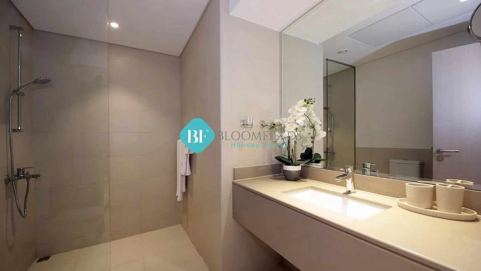 Апартаменты Bloomfields Lavish 1Br In Waters Edge Yas Island Абу-Даби 0*,